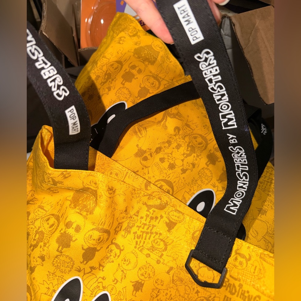 10th Anniversary Labubu Shanghai Exclusive Tote Bag - Picture 6 of 9